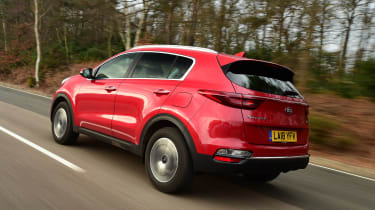 Kia Sportage Mk4 — вид сзади