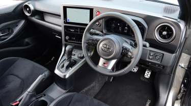 Передняя панель Toyota GR Yaris