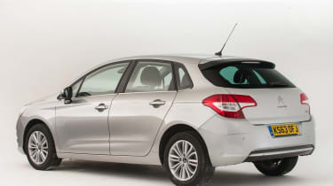 Citroen C4 Mk2 вид сзади