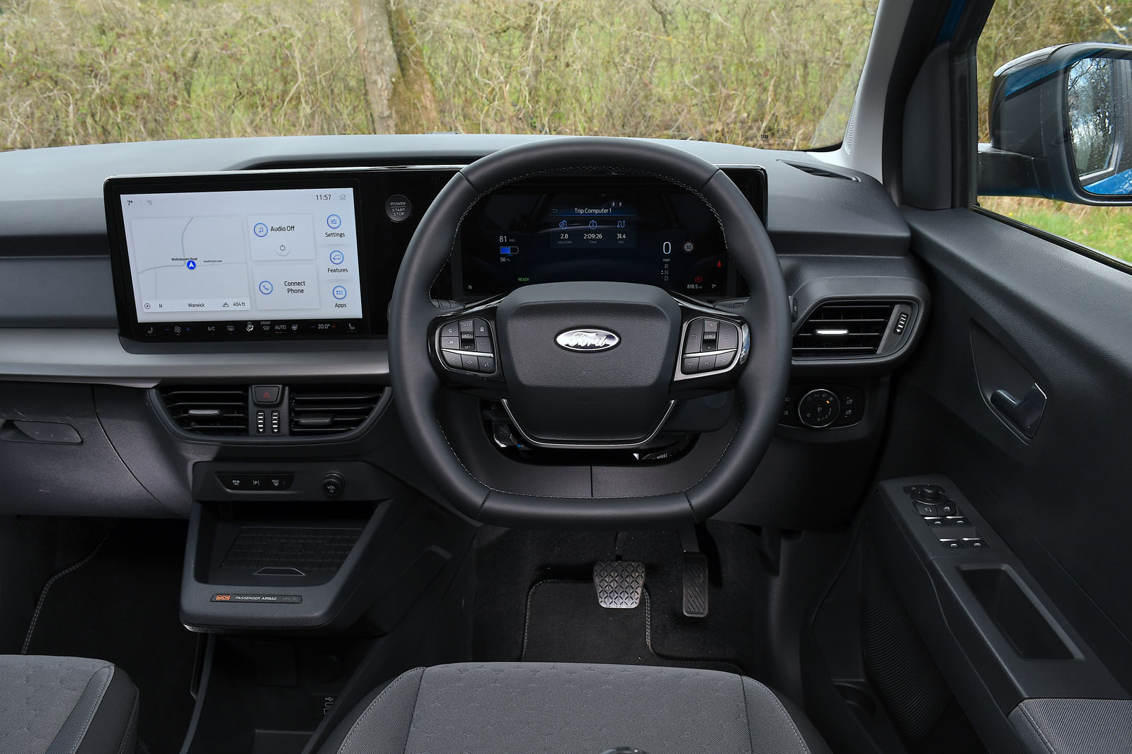 Салон Ford E-Tourneo Courier