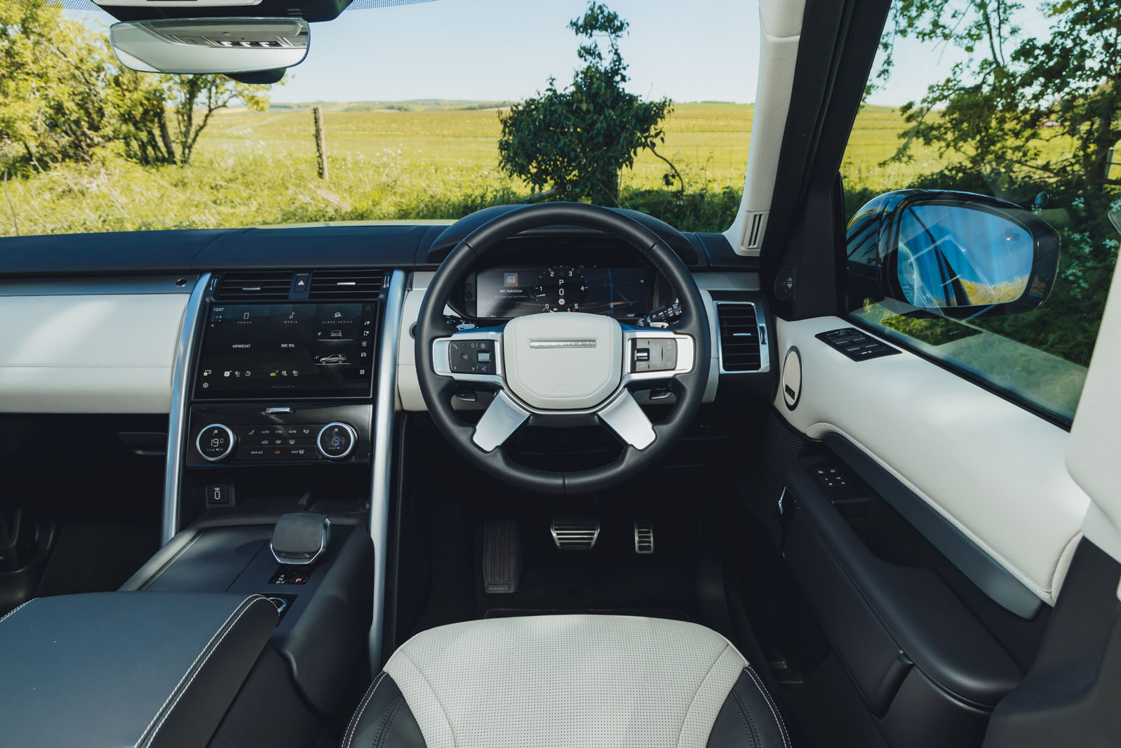 Land Rover Discovery Tempest review 2026 011