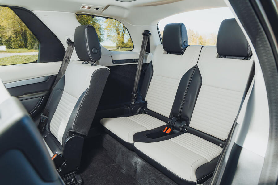 Land Rover Discovery Tempest review 2026 022