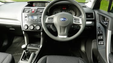 Интерьер Subaru Forester Mk4