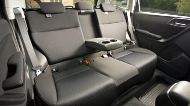 Задний ряд Subaru Forester Mk4