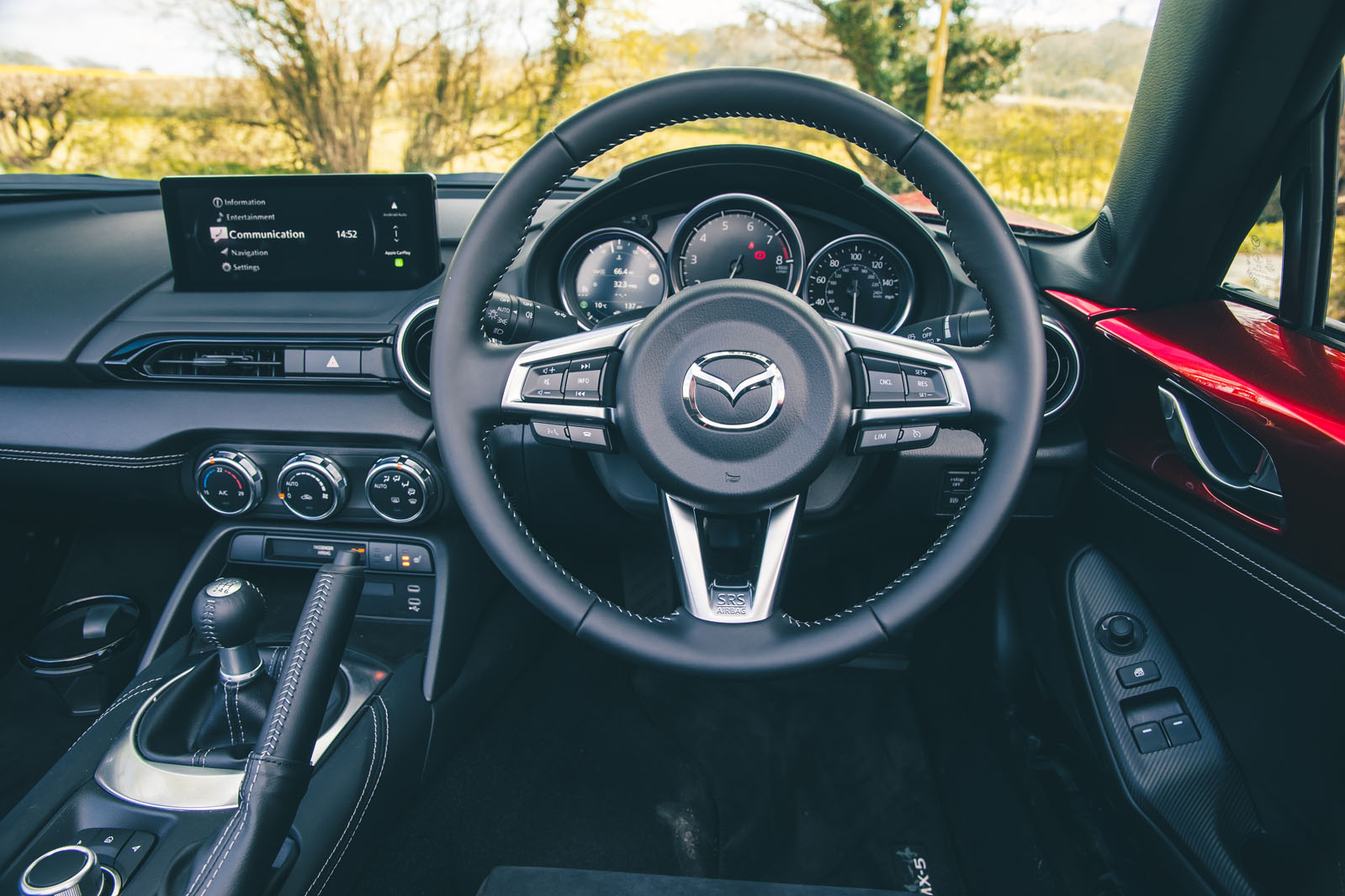 Интерьер Mazda MX-5